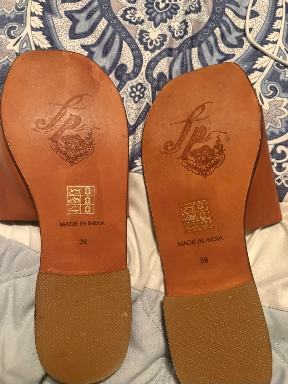 Free People Tan Leather Slide Sandals- Vincente in size 39